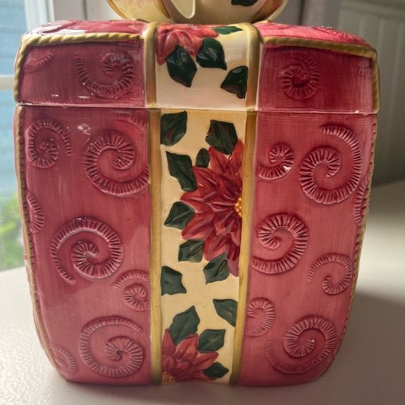 World Bazaars Christmas Gift / Present With Bow, Large Ceramic Cookie Jar - Picture 5 of 13